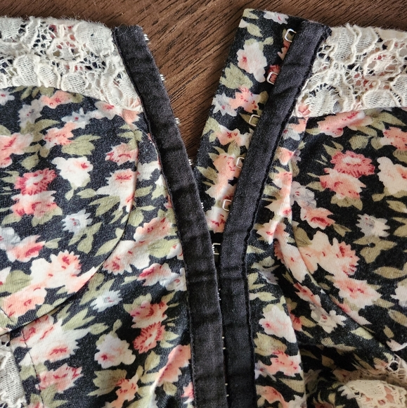 Forever 21 floral dress - Picture 5 of 5